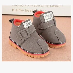 Classic Fashion Brand Raw 3301 Kids Gray Boots with fur.Size 5.